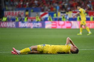 图片报：拜仁球员本赛季26次受伤，有人怀疑可能与混合草皮有关